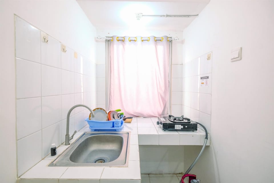 Studio | Private kitchen | Full-size fridge, stovetop