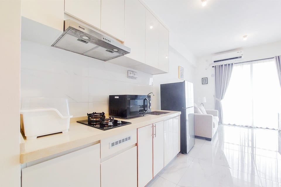 Apartment | Private kitchen | Full-size fridge, stovetop