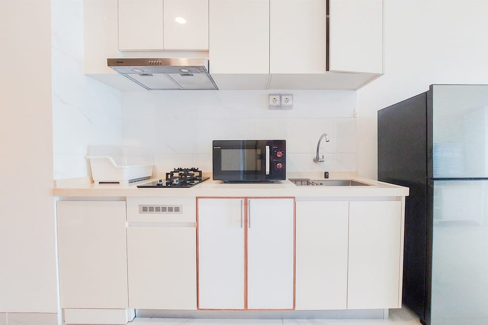 Apartment | Private kitchen | Full-size fridge, stovetop