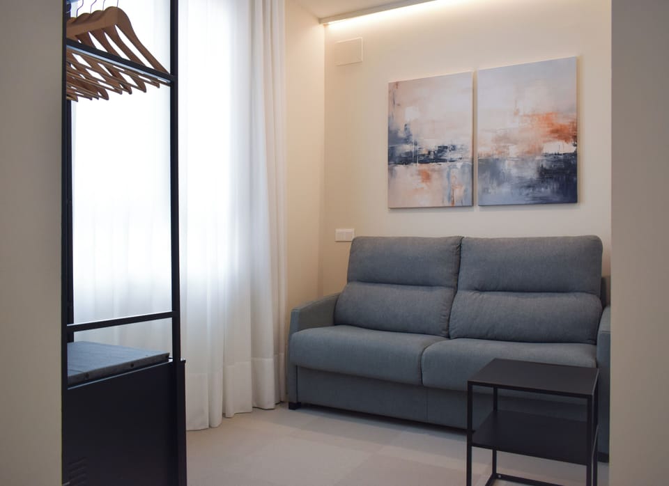 Superior Double Room | Minibar, individually decorated, individually furnished, desk
