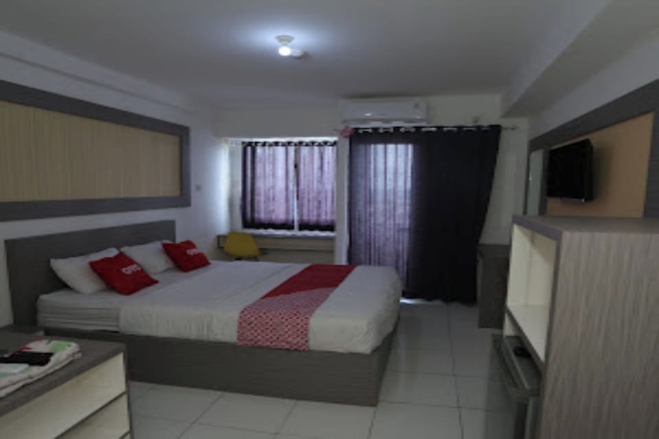 Deluxe Double Room | Desk, free WiFi, bed sheets