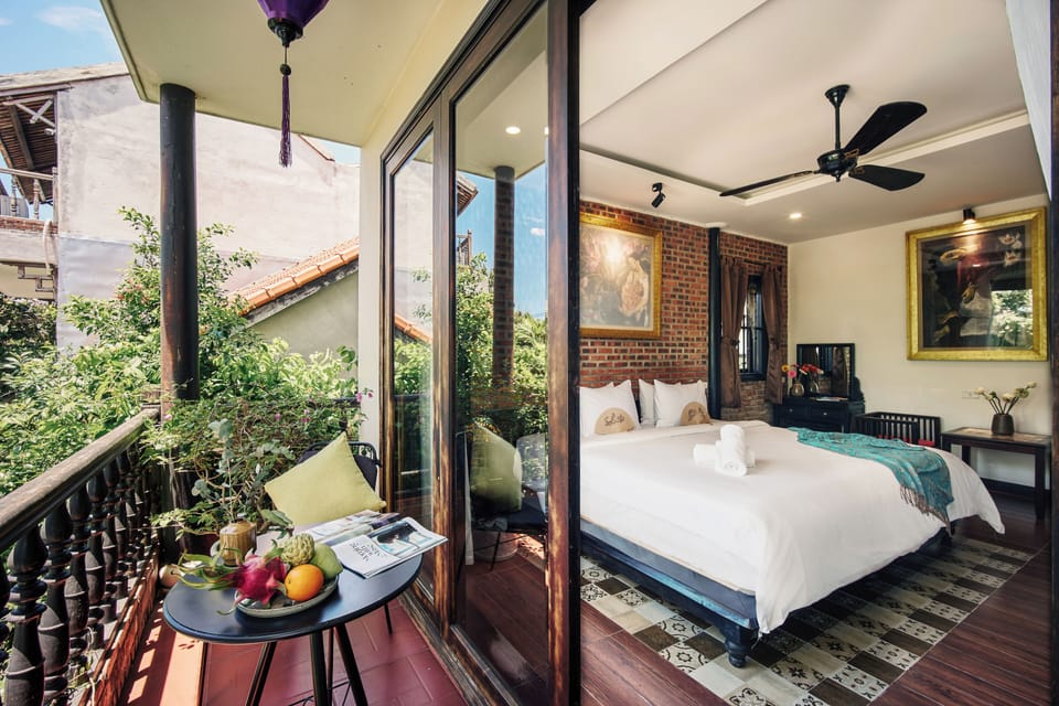 Premier Room, 1 King Bed, Balcony, City View | Balcony