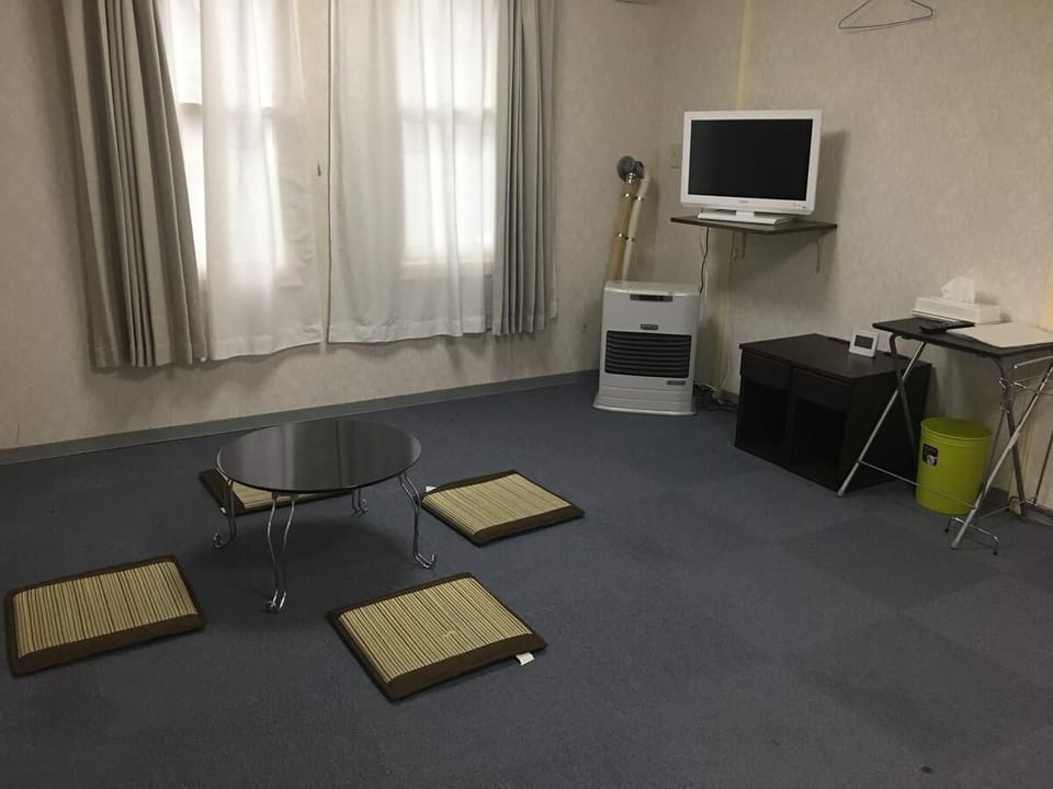 Basic Triple Room | Free WiFi, bed sheets