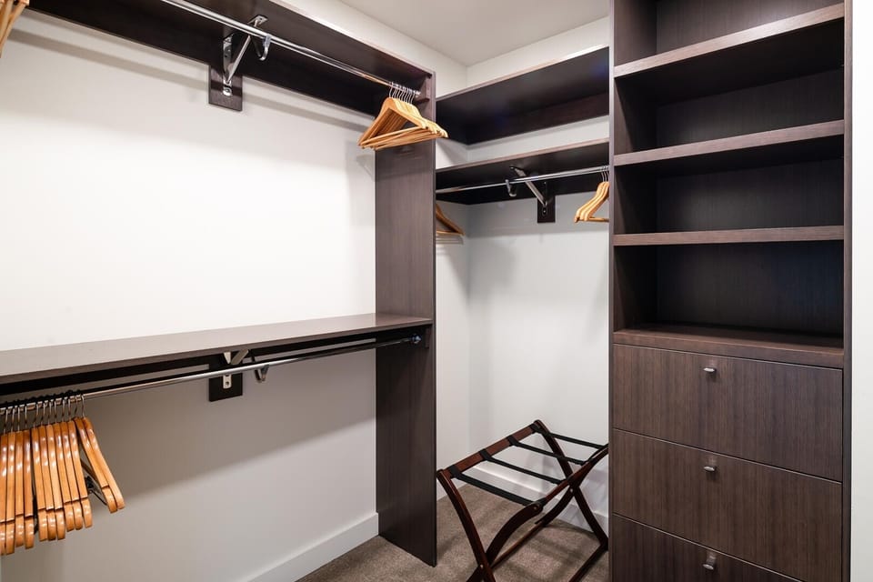 Condo, 2 Bedrooms | Interior