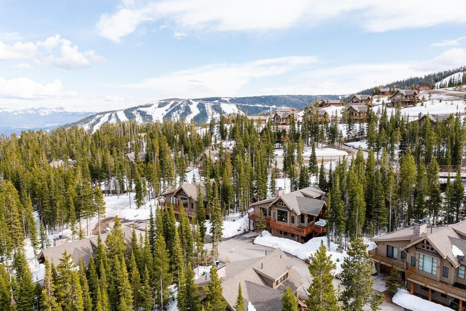 House, 4 Bedrooms | Aerial view