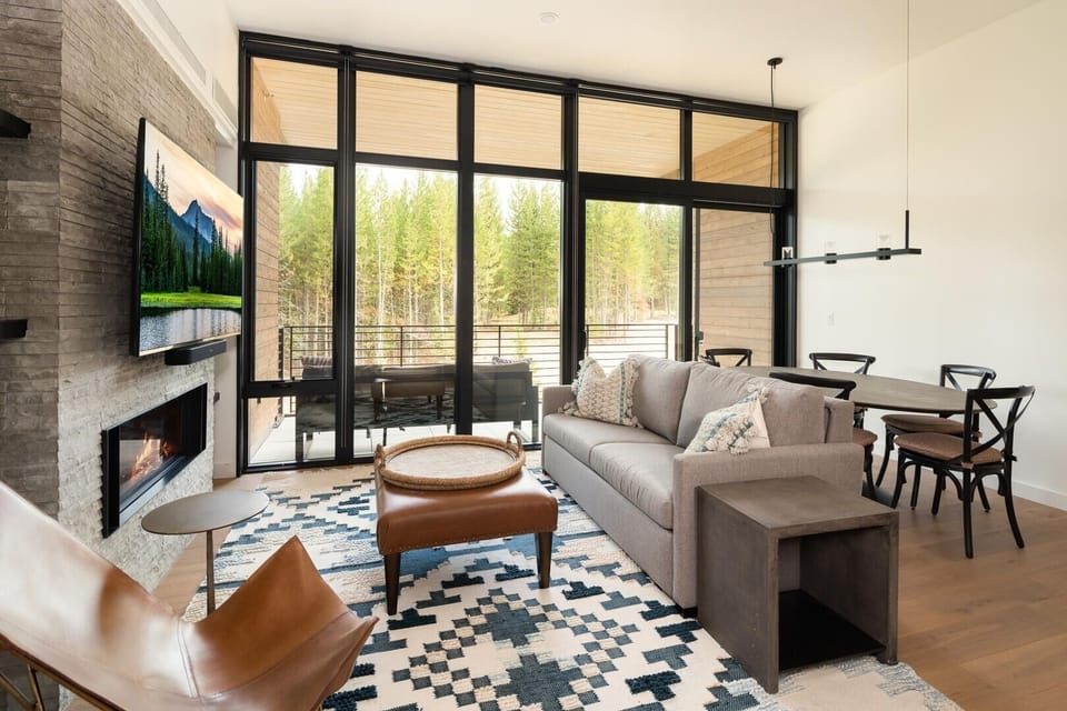 Condo, 2 Bedrooms | Living area | Streaming services