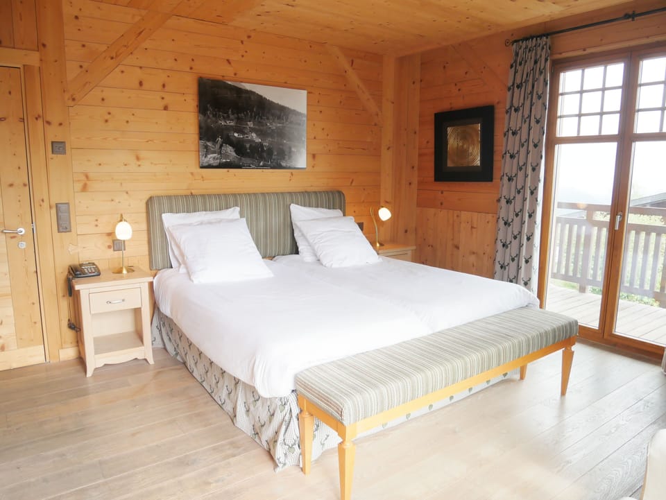 Superior Triple Room | Desk, laptop workspace, WiFi (free), individually furnished