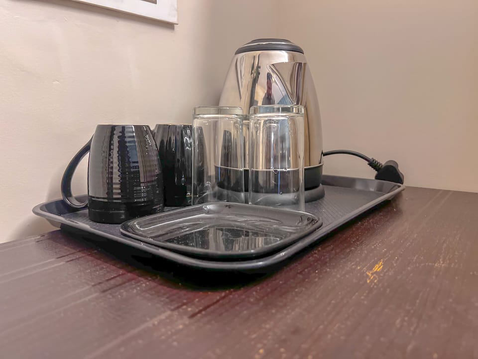 Deluxe Room | In-room dining