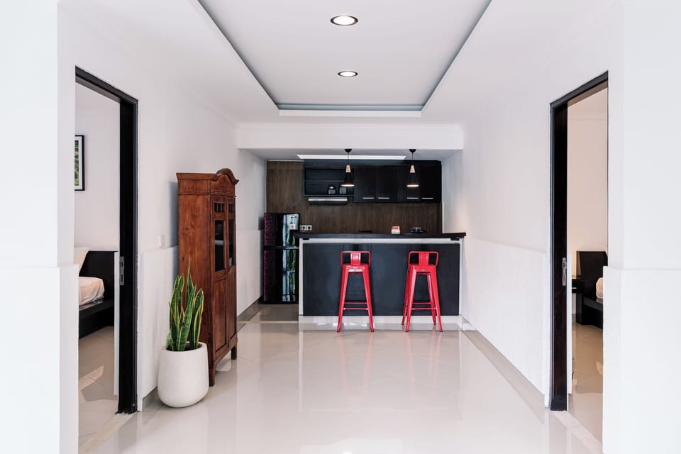 Family Villa | Private kitchenette | Mini-fridge, microwave, electric kettle