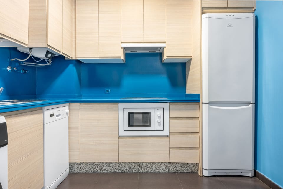 Apartment, 3 Bedrooms | Private kitchen | Fridge, microwave, freezer