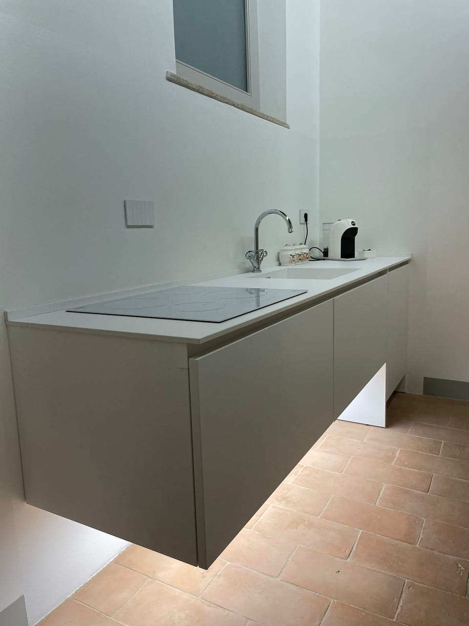 Monolocale Oliviero al primo piano senza ascensore | Private kitchen | Electric kettle, coffee grinder