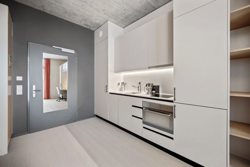 Premium Apartment | Desk, iron/ironing board, free WiFi, bed sheets