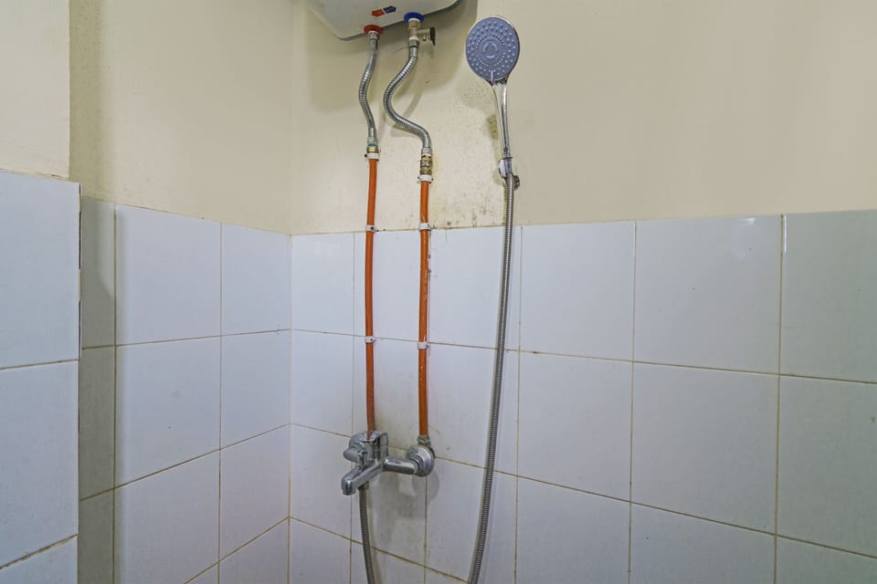 Standard Double Room | Bathroom | Shower, towels, soap
