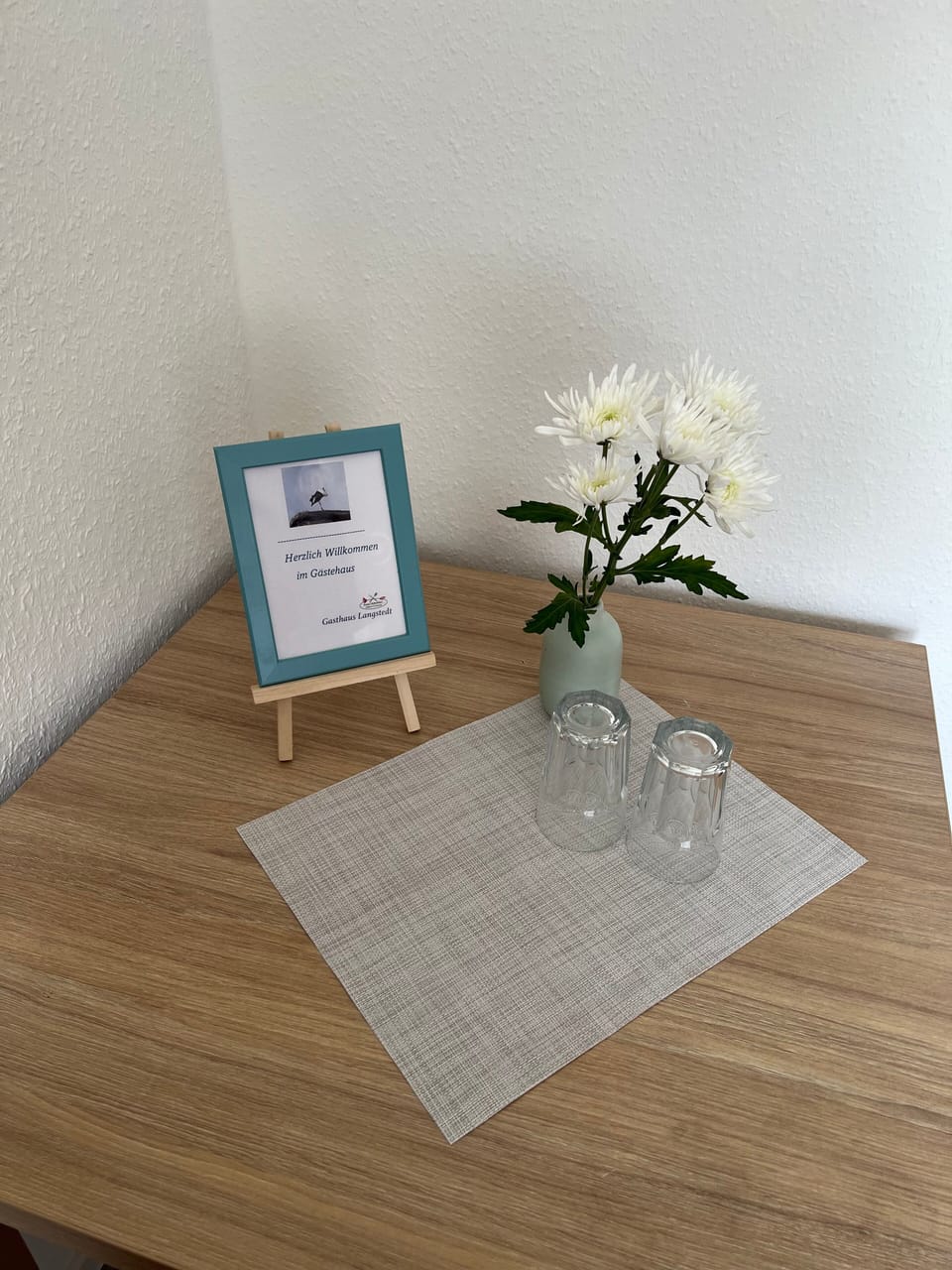 Desk, free WiFi