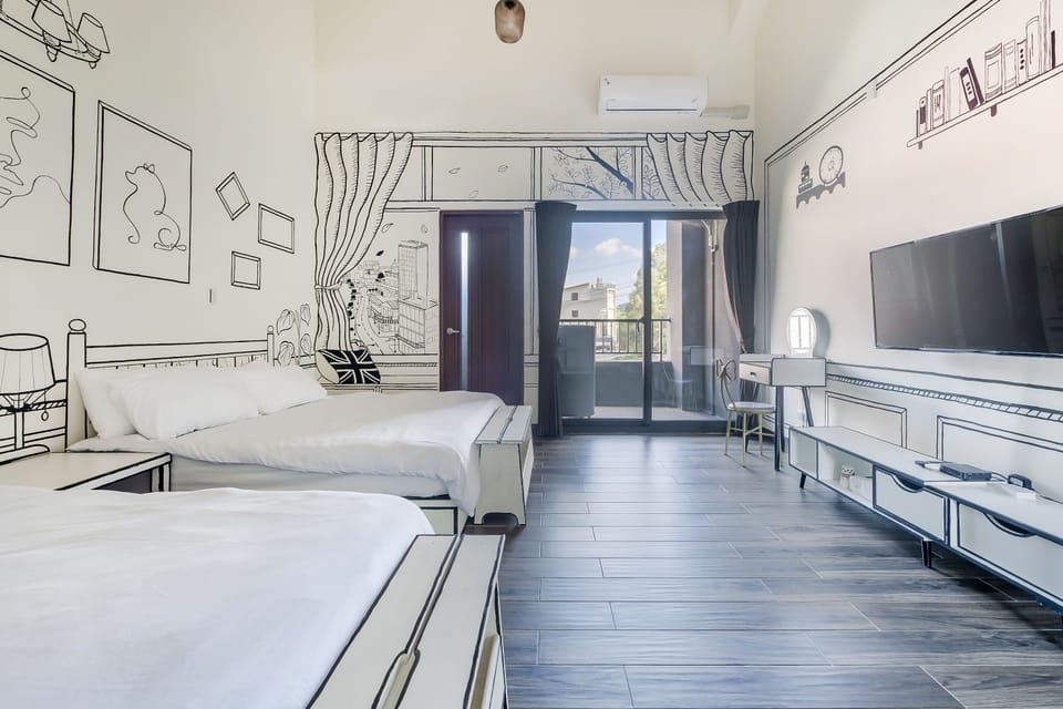 Deluxe Quadruple Room | Individually furnished, blackout drapes, soundproofing, free WiFi