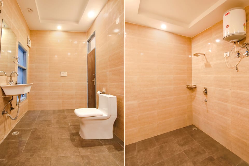 Luxury Suite | Bathroom | Shower, rainfall showerhead, free toiletries, towels