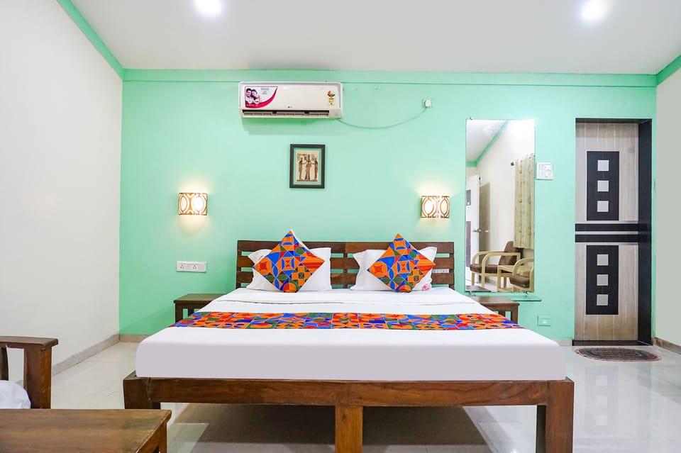 Egyptian cotton sheets, premium bedding, in-room safe