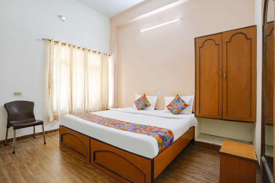 Egyptian cotton sheets, premium bedding, in-room safe, free WiFi
