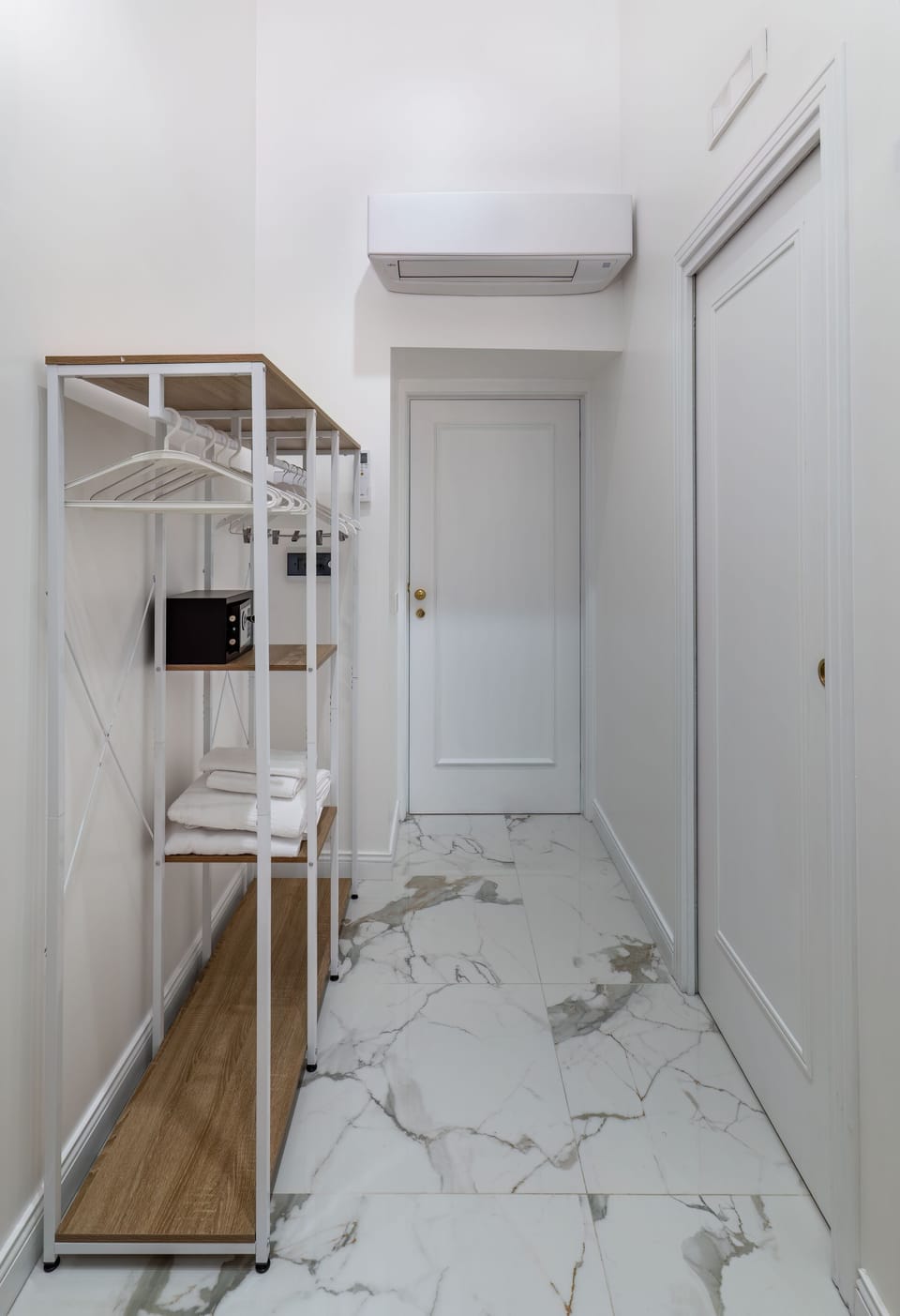 Superior Quadruple Room | Desk, blackout drapes, soundproofing, iron/ironing board (on request)