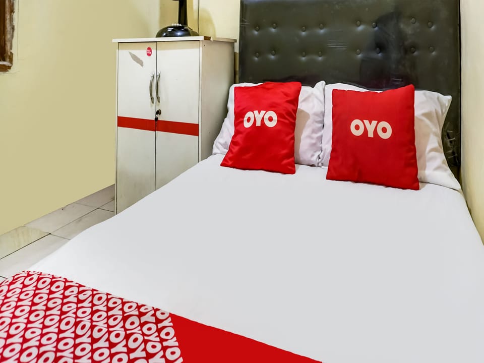 Economy Double Room | Bed sheets