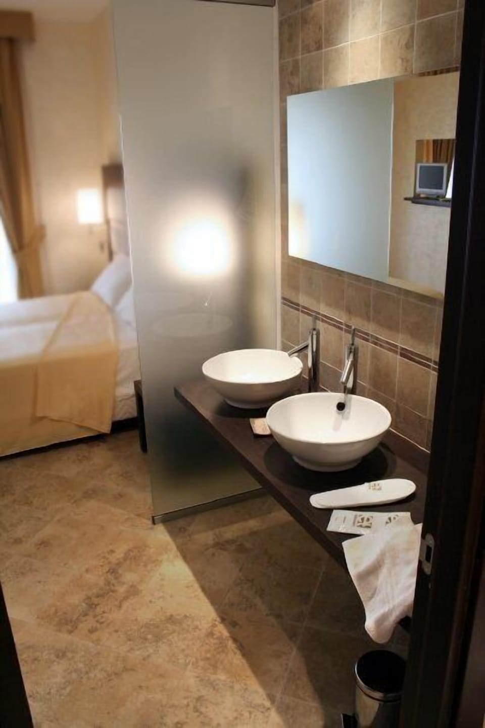 Bathroom sink