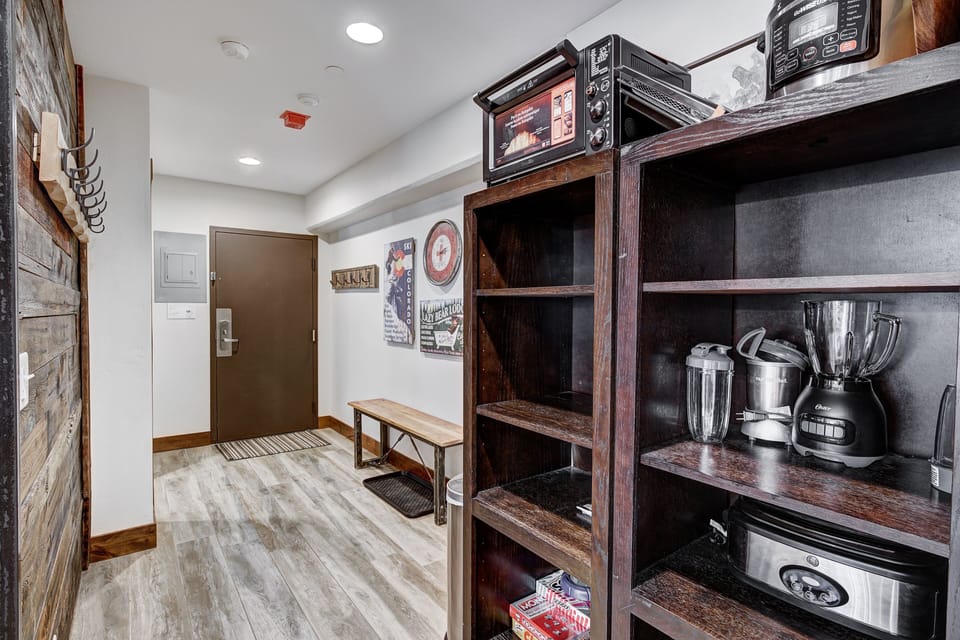Condo, 2 Bedrooms | Interior
