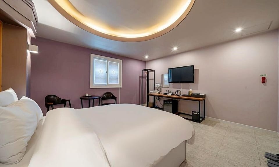 Standard Double Room | Individually decorated, individually furnished, soundproofing, free WiFi