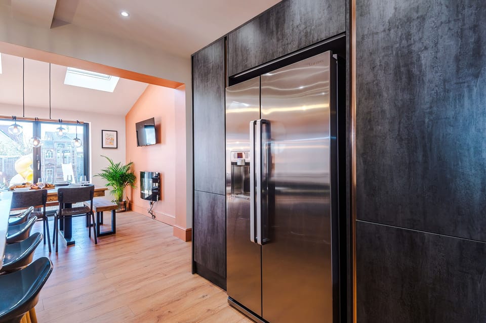 Fridge, dishwasher, electric kettle, toaster