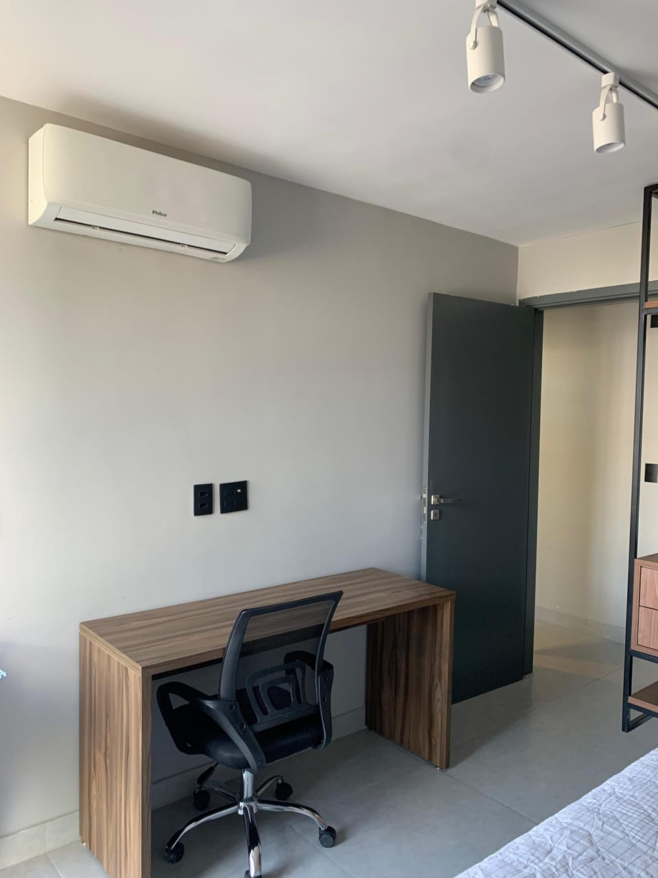 Apartment | Desk, iron/ironing board, free WiFi