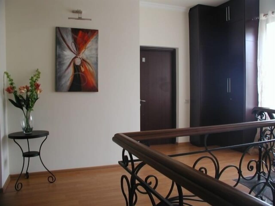 Premium bedding, soundproofing, iron/ironing board, free WiFi