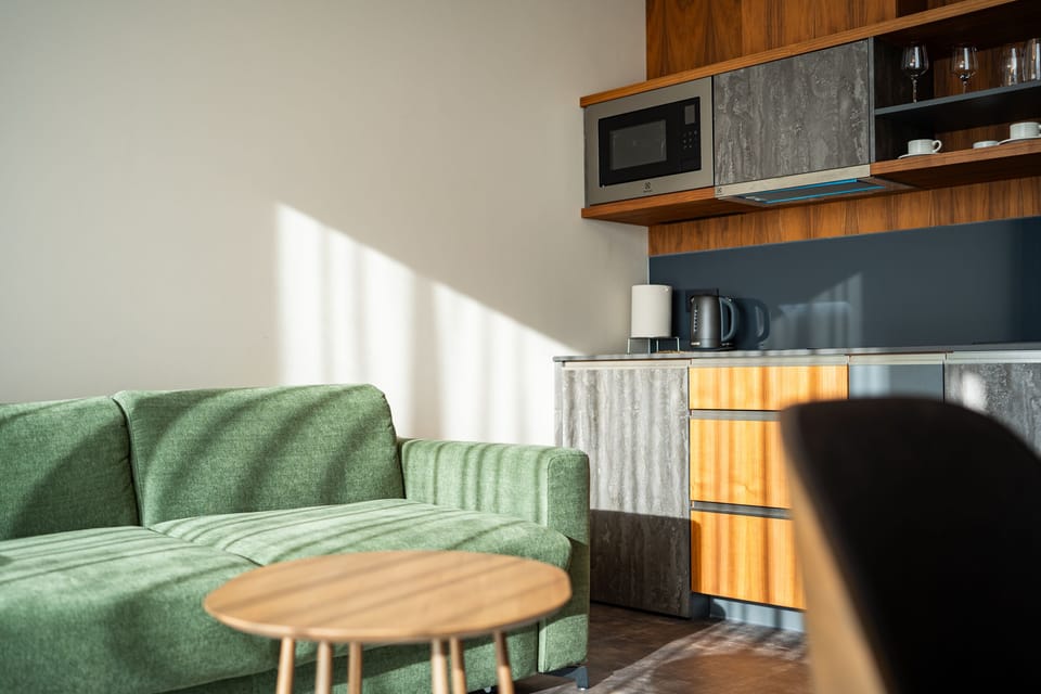 80-cm Smart TV with satellite channels