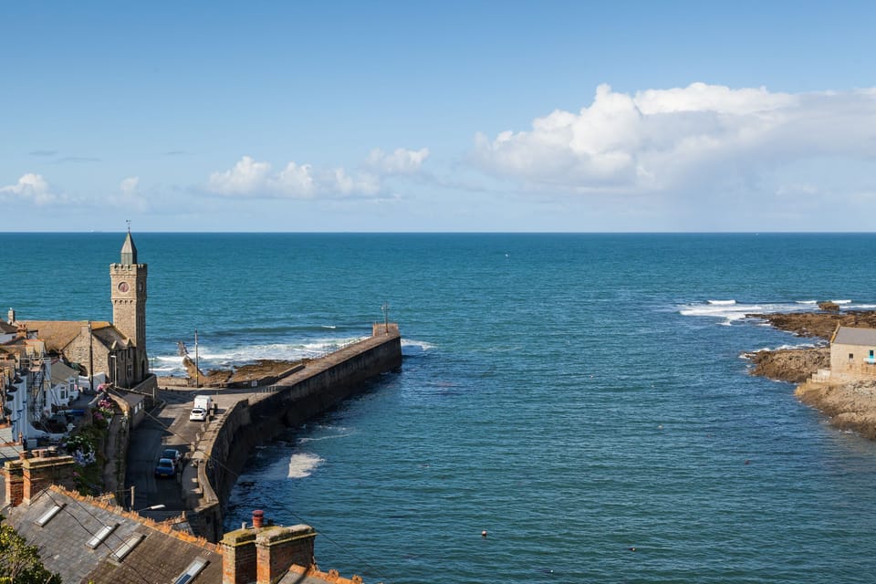 2 bedrooms, individually decorated, individually furnished, free WiFi