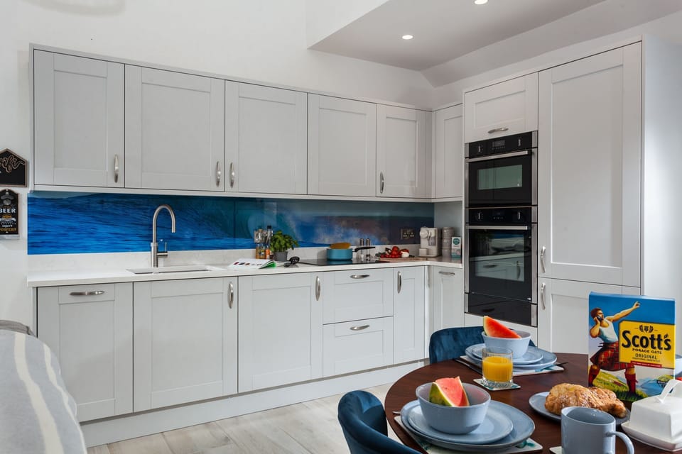 Fridge, dishwasher, electric kettle, toaster