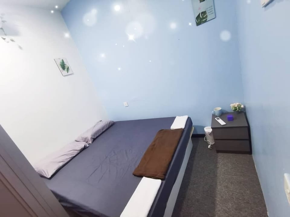 Economy Room, 1 Double Bed | Iron/ironing board, free WiFi