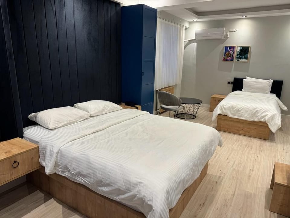 Family Room | Premium bedding, Select Comfort beds, free WiFi, bed sheets