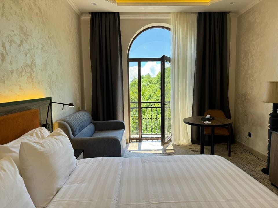 Standard Double Room | Desk, blackout drapes, soundproofing, iron/ironing board