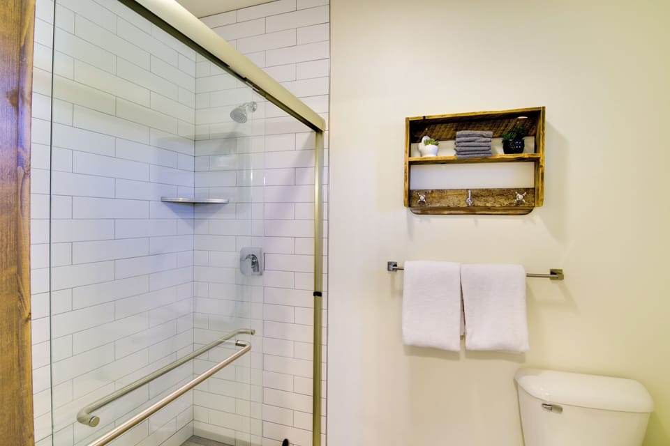 Pet-friendly Bozeman Home ~ 7 Mi to Downtown! Cottage in Montana