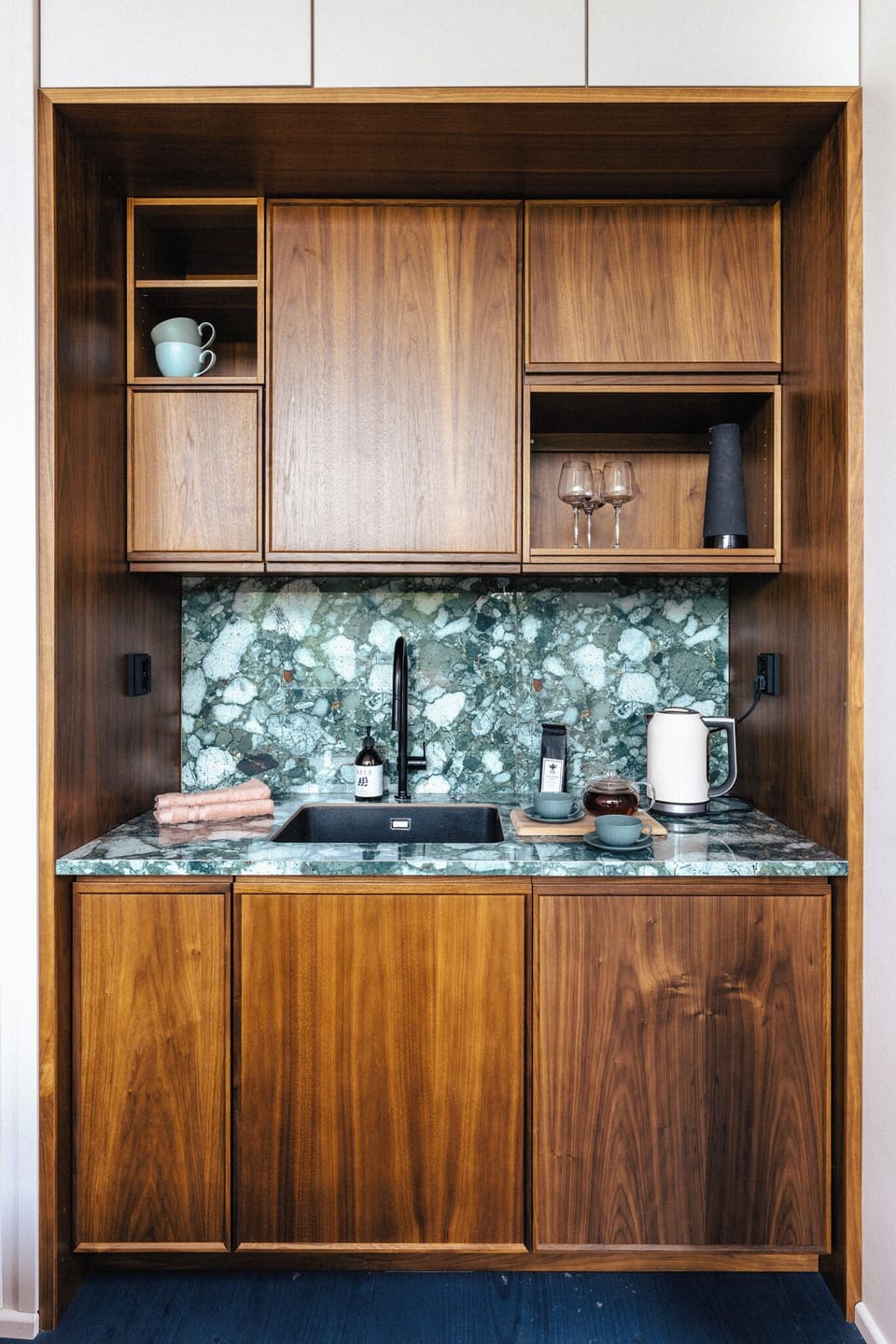 Suite | Private kitchenette | Espresso maker, mini-fridge, oven, stovetop
