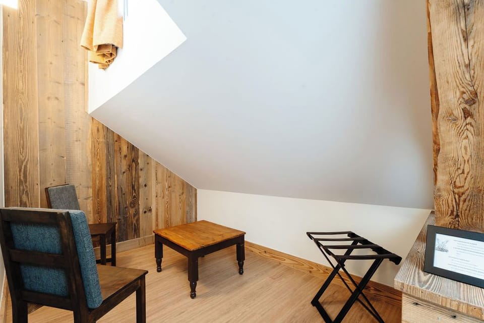 Single Room | Premium bedding, individually furnished, blackout drapes, soundproofing