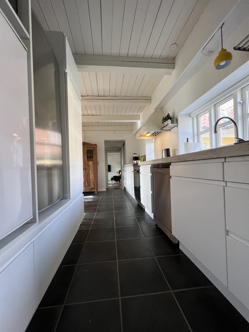 Deluxe Apartment | Private kitchen | Full-size fridge, microwave, oven, stovetop