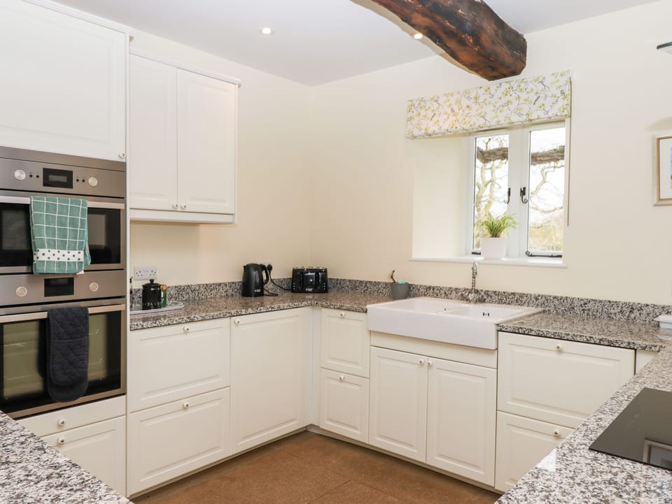 Fridge, dishwasher, electric kettle, toaster