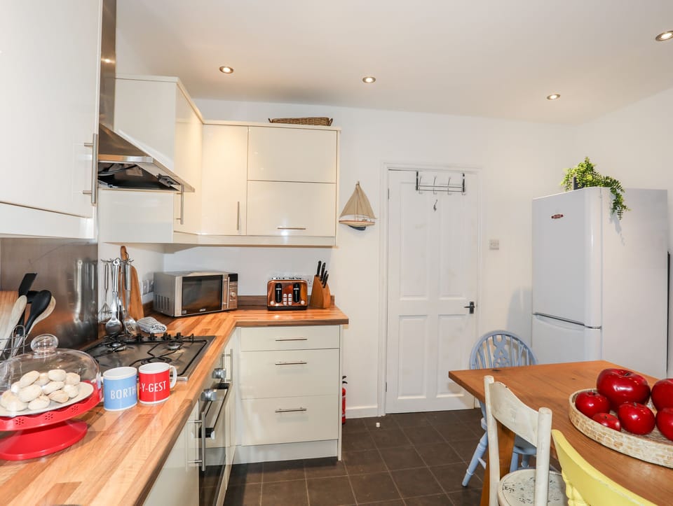 Fridge, dishwasher, electric kettle, toaster