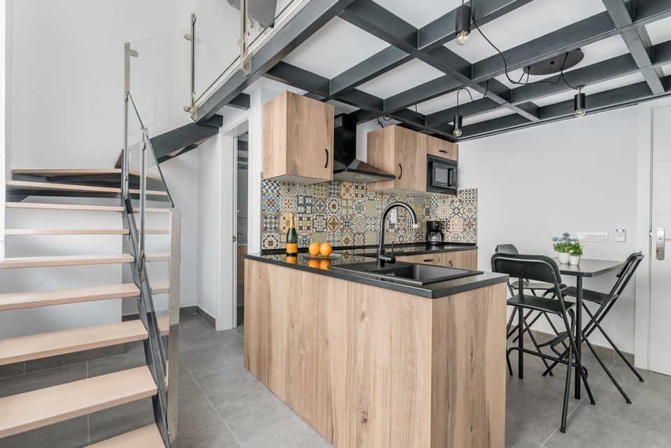 Classic Loft (001) | Private kitchen | Microwave, stovetop, coffee/tea maker, electric kettle