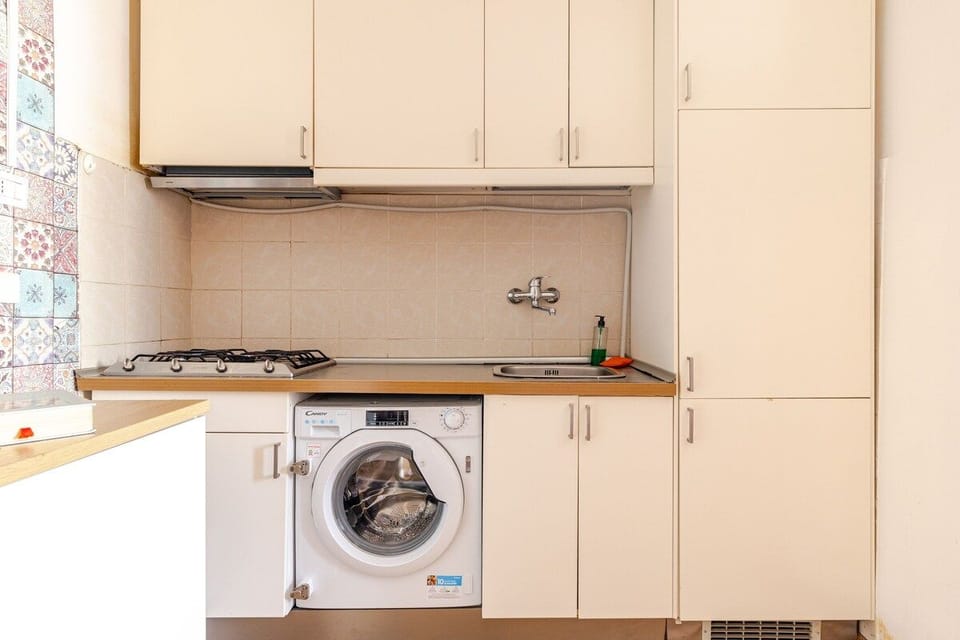 Apartment | Private kitchen | Coffee/tea maker, electric kettle, cookware/dishes/utensils