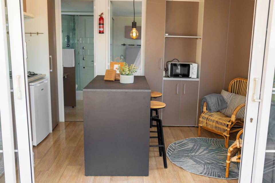 Basic Room | Living area