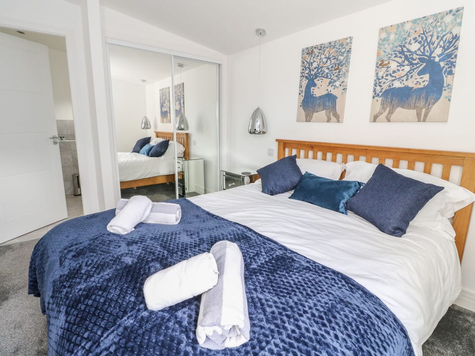 Osprey View Lodge & Hot Tub Cottage in Scotland
