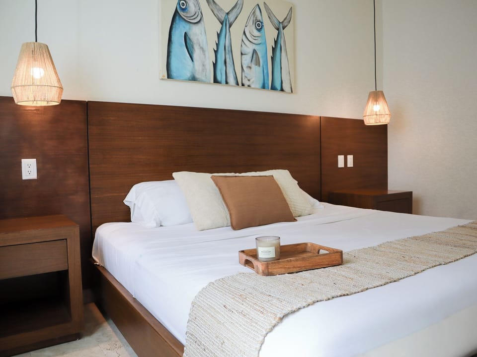 Double Room, 1 King Bed | Individually furnished, free WiFi, bed sheets