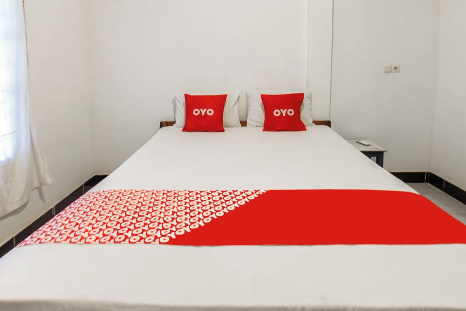 Deluxe Double Room | Desk, WiFi (free), bed sheets
