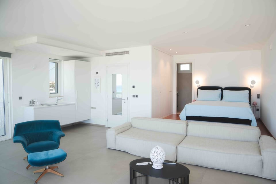 Panoramic Suite | Egyptian cotton sheets, premium bedding, minibar, in-room safe