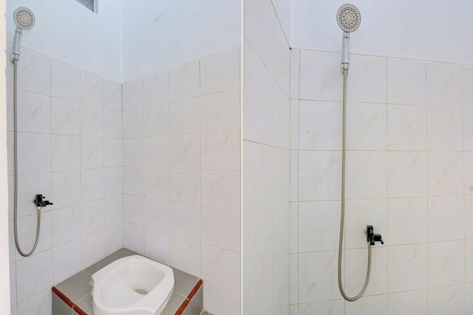 Standard Double Room | Bathroom | Shower, towels